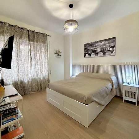 Casa Blaserna Nel Cuore Dello Shopping A Marconi E Trastevere Rom Exterior foto