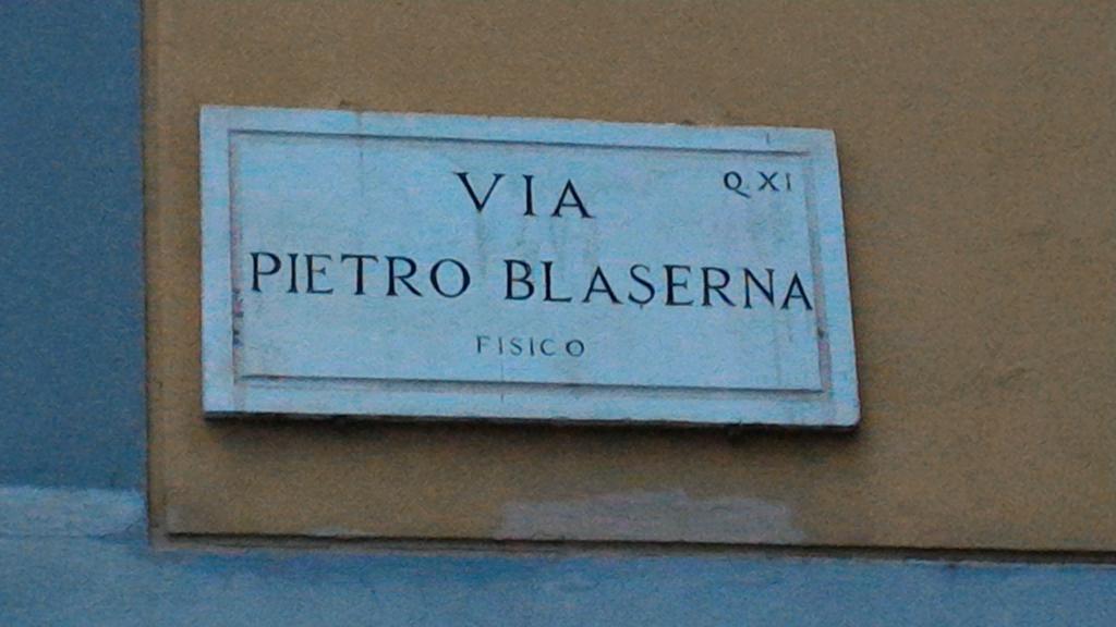 Casa Blaserna Nel Cuore Dello Shopping A Marconi E Trastevere Rom Exterior foto